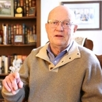 　インタビューに答えるローレンス・ウィルカーソン元米国務長官首席補佐官（共同）