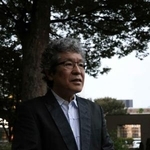 取材に応じる社会学者の大沢真幸さん＝１０月２２日、東京都渋谷区