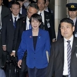 　衆院予算委員会に向かう高市首相＝２０２５年１１月、国会