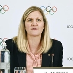 　ＩＯＣの理事会を終え、記者会見するコベントリー会長＝９月、ミラノ（共同）