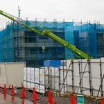 　建設中の災害公営住宅＝２５日、石川県穴水町