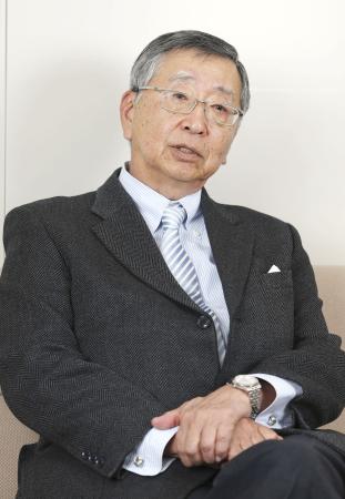 　インタビューに応える鶴岡公二・元ＴＰＰ首席交渉官