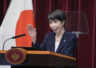 　記者会見する高市首相＝１９日、首相官邸