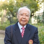 　インタビューに応じるＩＯＣの猪谷千春名誉委員