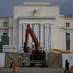 　改修工事が進む米ＦＲＢの建物＝１４日、首都ワシントン（ゲッティ＝共同）