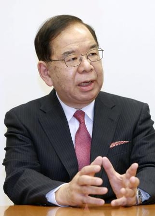 　インタビューに答える共産党の志位和夫議長