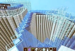 　小中学生が「マインクラフト」で作成した火力発電所の模型の一部