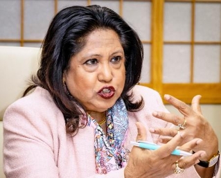 　インタビューに答える国連事務総長特別代表のプラミラ・パッテン氏