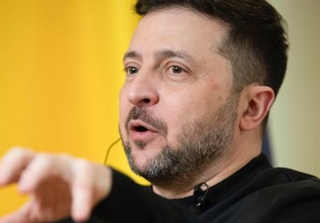 　１９日、ウクライナの首都キーウで共同通信との単独会見に応じるゼレンスキー大統領（共同）