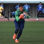 宮崎キャンプの練習試合でプレーする鹿島の早川＝１月、宮崎市