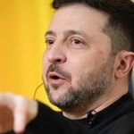 　１９日、ウクライナの首都キーウで共同通信との単独会見に応じるゼレンスキー大統領（共同）