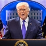 　米最高裁の関税違法判決を受け、ホワイトハウスで記者会見するトランプ大統領＝２０日、ワシントン（ロイター＝共同）