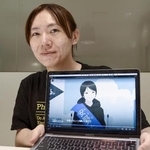 　東京都知事選に立候補した安野貴博氏と「ＡＩ候補者」の画面＝２０２４年６月、東京都中央区