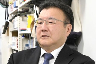 　インタビューに答える東北大大学院歯学研究科災害・環境歯学研究センター長の鈴木敏彦准教授