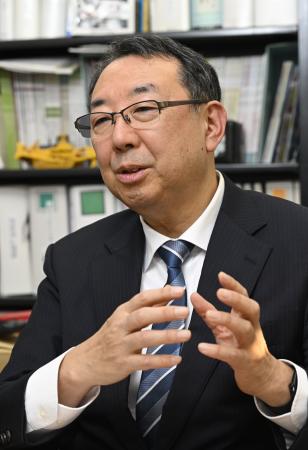 　インタビューに答える東京大の浅間一特任教授