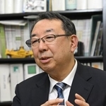 　インタビューに答える東京大の浅間一特任教授