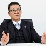 　インタビューに答える日本維新の会元代表の松井一郎氏