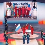 　ミラノ・コルティナ冬季パラリンピックの開会式で行われたロシア選手団の入場行進＝６日、イタリア・ベローナ（共同）