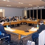 　中山間地域での事前復興計画づくりの自治体向け指針を作成した高知県の検討会＝２月１７日、高知市