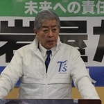 　集会で演説する自民党の岩屋毅氏＝１月２７日、大分県中津市