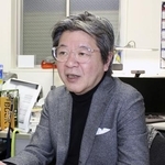 インタビューに答える同志社大の吉田徹教授