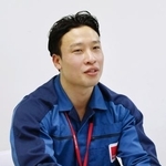 　取材に応じる福島第１原発事故を経験した東京電力の新野恭乃祐さん＝２月、福島県富岡町