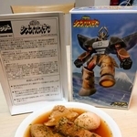 　土産物シリーズ「静岡クワザー」の第１弾として発売した「煮物合体シズオカオデン」