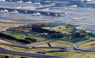　成田空港周辺＝２日午後、千葉県成田市（共同通信社ヘリから）