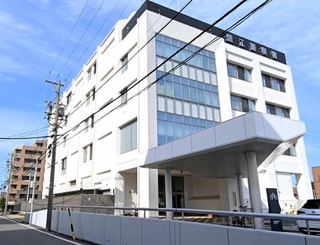 　庁舎を建て替え、かさ上げされた愛知県警蟹江署＝３月