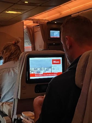 開戦のニュースはドバイをたった飛行機の中で知った（金井真紀さん提供）☆()☆()