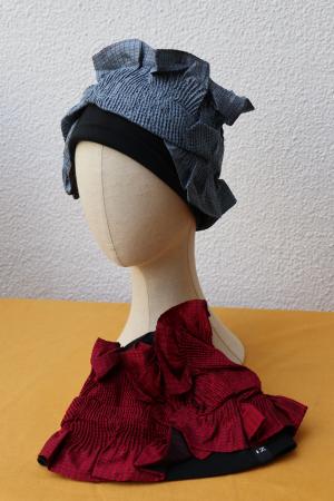 西陣織を使用した「Ｎ　ＨＥＡＤ　ＷＥＡＲ」の帽子＝３月２４日、東京都目黒区