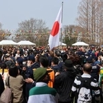 　妨害者のため騒然となるネウロズの会場＝２０２６年３月２２日