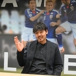 インタビューに応じる松井大輔理事長＝５月、東京都内