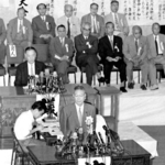 第８回自民党臨時大会で新総裁に選出され、新任のあいさつをする池田勇人氏＝１９６０年７月１４日、東京・日比谷公会堂