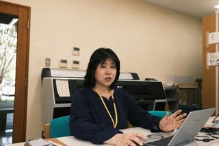 　管理を手がける兵庫県立大の横山真弓教授＝２０２６年４月、兵庫県丹波市
