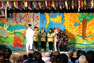 地域の子どもたちが出演した「但東さいさい」＝豊岡市但東町