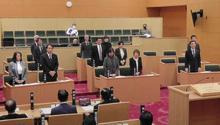定数削減案を可決した小野市議会