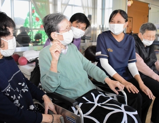 笑顔は国境の壁を取り払う