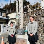 高校生らが考えた教訓を木碑に刻む