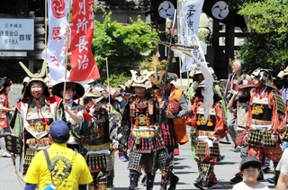 別所公春まつり。武者行列が練り歩く（２０２４年５月５日）