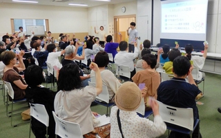 「ケアラー」がテーマの明石市のタウンミーティング（明石市提供）