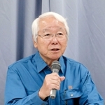 「引き続き最大限の警戒を」と呼び掛ける井戸敏三知事＝兵庫県災害対策センター
