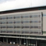 三田市役所＝三田市三輪２