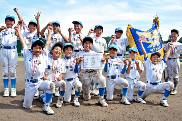 強打で頂点に上り詰めた市場スポーツ少年団＝西脇公園野球場