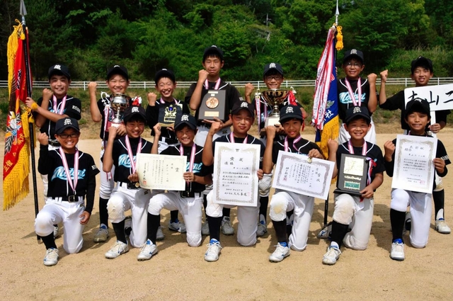 優勝した本山二少年野球部