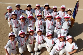 優勝した八鹿ジュニアベースボールクラブ