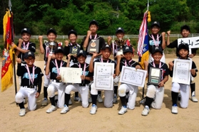 優勝した本山二少年野球部