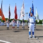 元気よく宣誓する塩屋野球少年団の神代晋主将