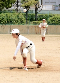 力投する西脇ワイルドキッズの三崎斗真投手