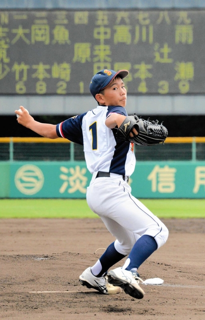 決勝戦で相手打線を完封した志筑の原淳貴投手